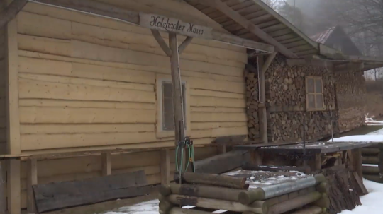 Na snímke dom Huncokárov.