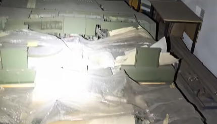 Na snímke zábery youtuberov.