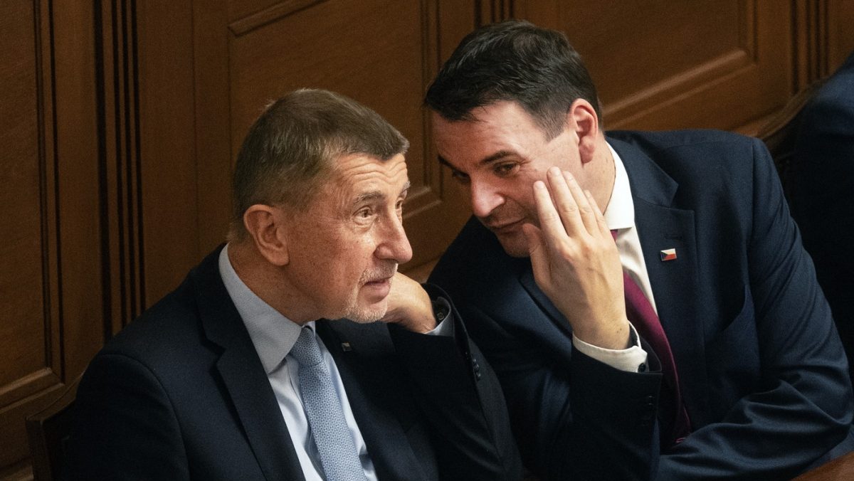 Česko znižuje v&yacute;davky na obranu, riskuje t&yacute;m, že nespln&iacute; z&aacute;v&auml;zky NATO. Spojenci tento krok ostro kritizuj&uacute;