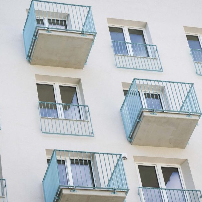 Na ilustračnej snímke byty.