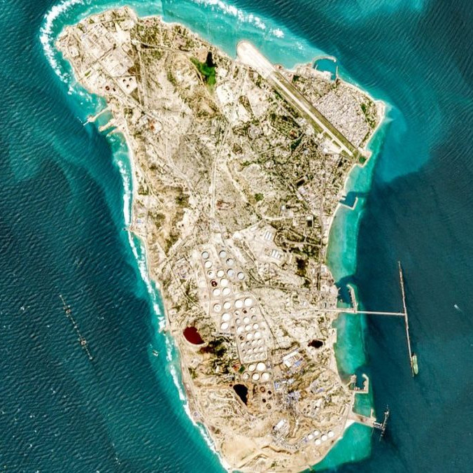 Na snímke Ostrov Charg.