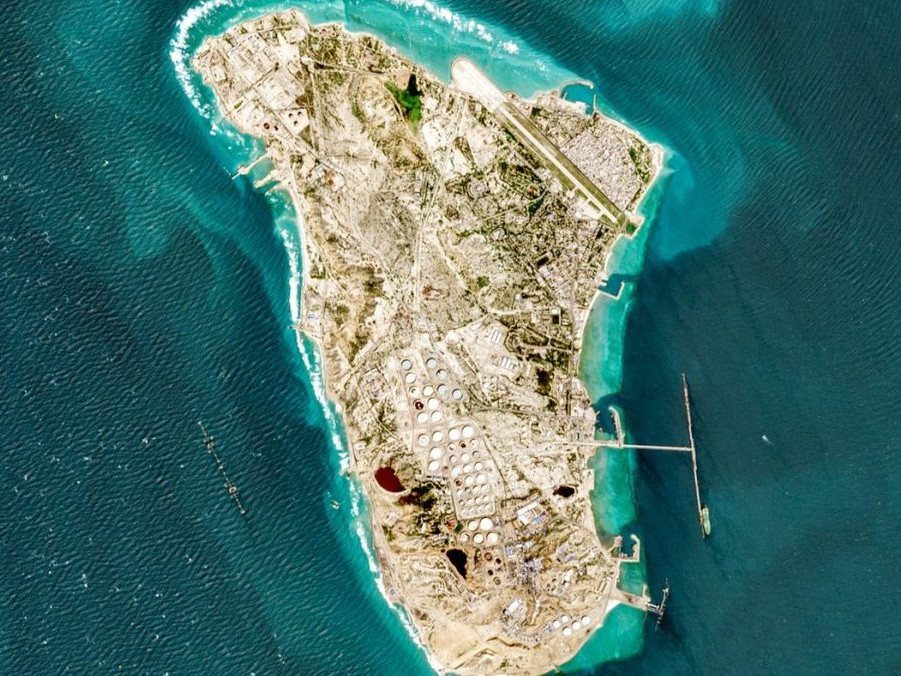 Na snímke Ostrov Charg.