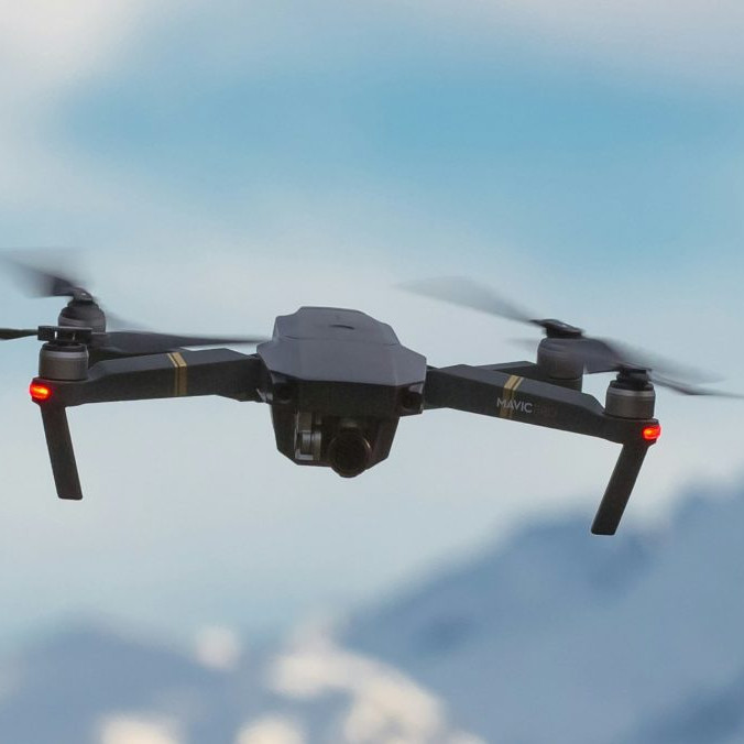 Na ilustračnej snímke dron.