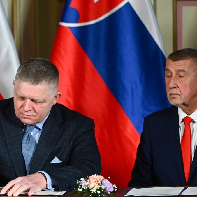 Na snímke Robert Fico a Andrej Babiš.