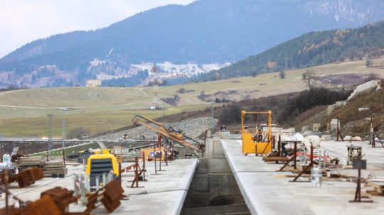 Stavebné práce na stavbe D1 Hubová - Ivachnová.