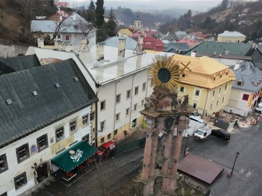 Tri roky po požiari je už niekoľko budov zrekonštruovaných.
