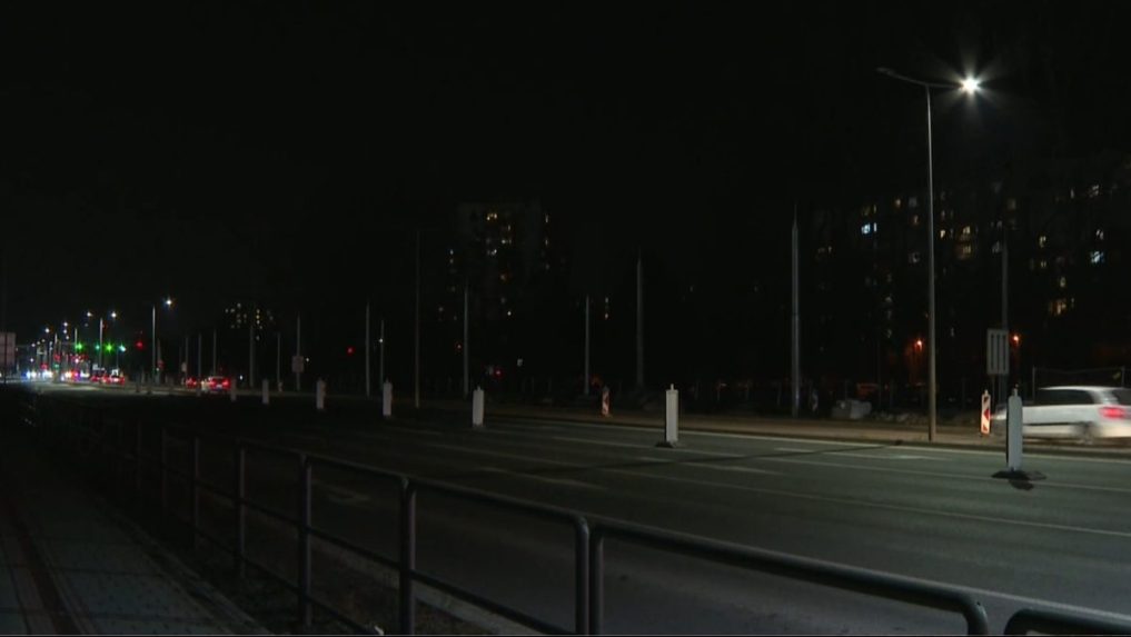 Miestni tvrdia, že problémy s osvetlením sú od otvorenia zrekonštruovanej cesty.