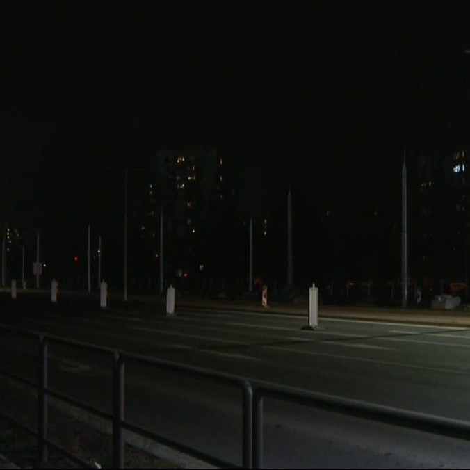 Miestni tvrdia, že problémy s osvetlením sú od otvorenia zrekonštruovanej cesty.