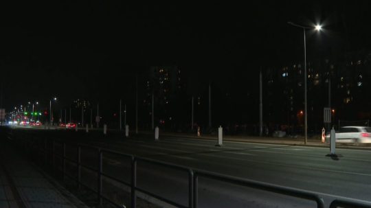 Miestni tvrdia, že problémy s osvetlením sú od otvorenia zrekonštruovanej cesty.