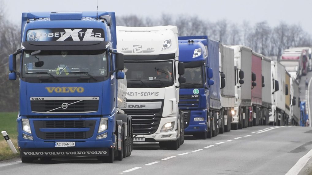 kolóna kamiónov