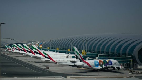 Na ilustračnej snímke letisko v Dubaji.