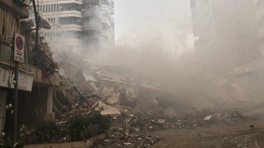 Na ilustračnej snímke ruiny v Libanone po izraelskom útoku.