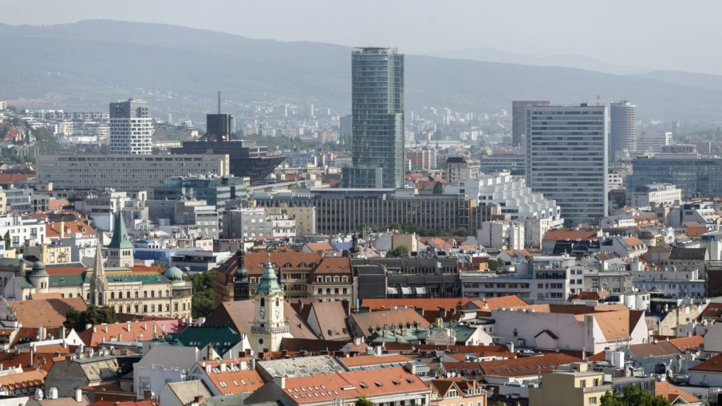 Na ilustračnej snímke budova NBS.