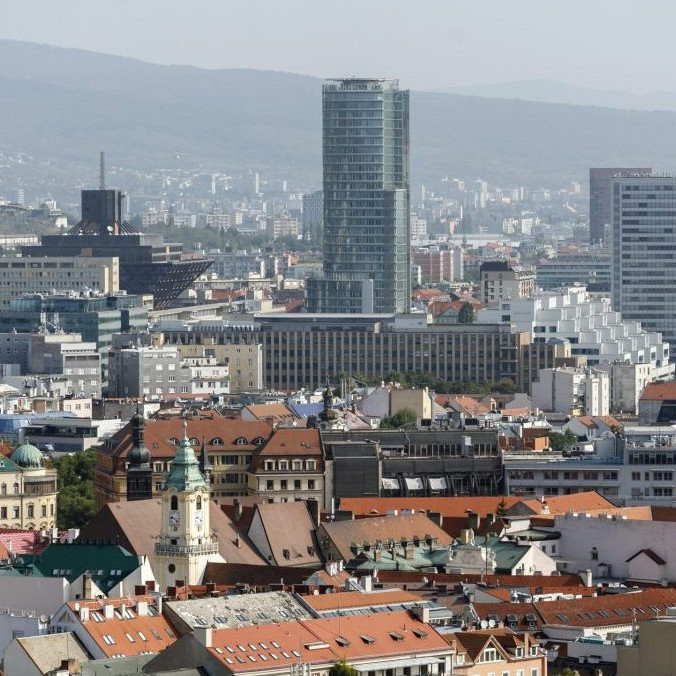 Na ilustračnej snímke budova NBS.