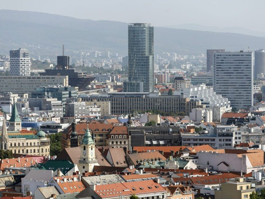 Na ilustračnej snímke budova NBS.