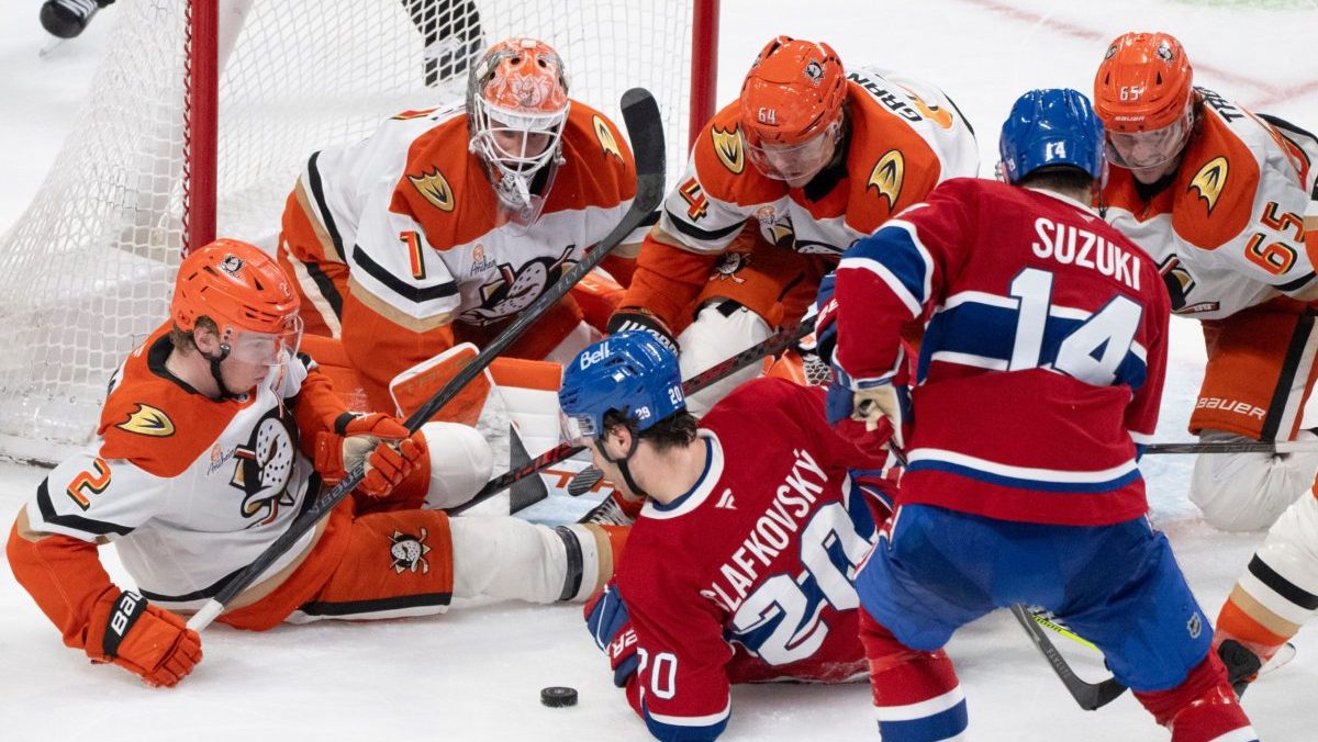 NHL: Dvorsk&yacute; strelil svoj jubilejn&yacute; g&oacute;l v ročn&iacute;ku. Regenda sa vr&aacute;til do zostavy San Jose, Slafkovsk&yacute; s asistenciou