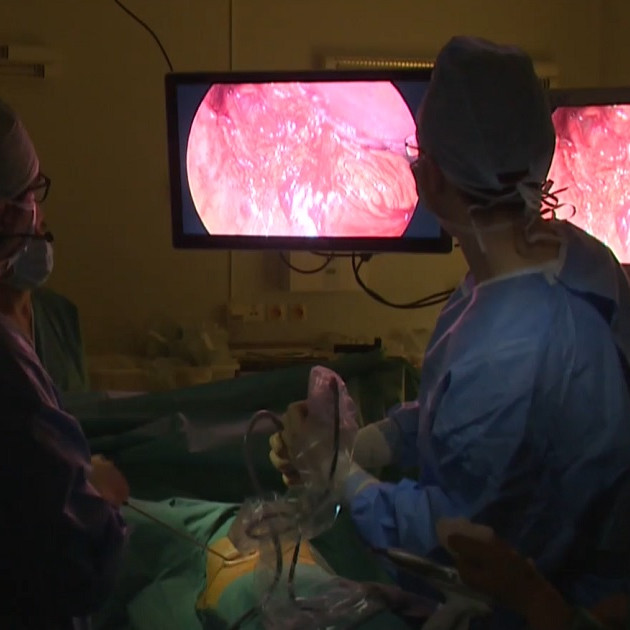 lekári počas operácie