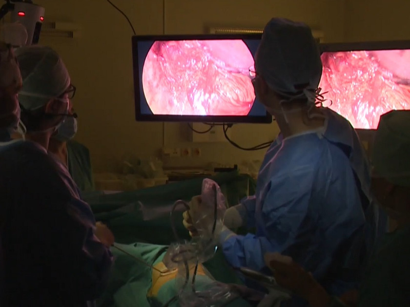 lekári počas operácie