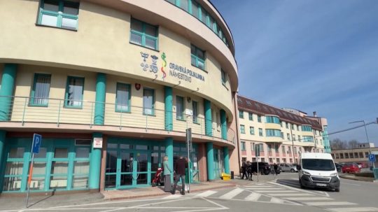 Na ilustračnej snímke oravská poliklinika.