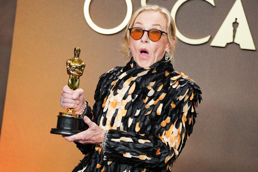 Na sn&iacute;mke americk&aacute; herečka Amy Madiganov&aacute;.