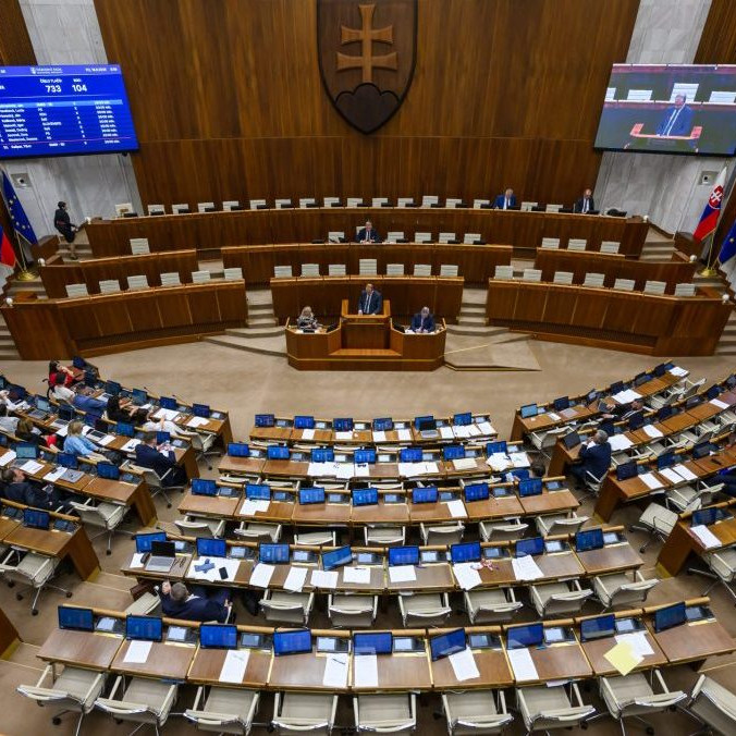 Na ilustračnej snímke slovenský parlament.