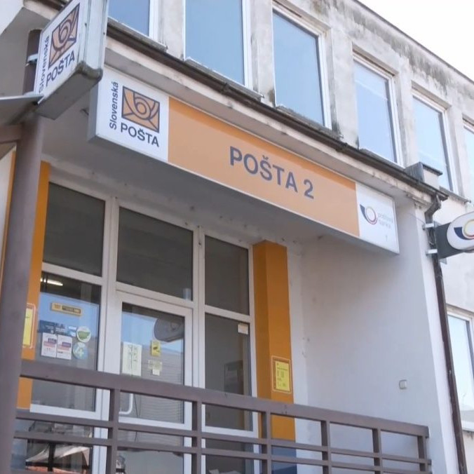 Na ilustračnej snímke pošta v Humennom.