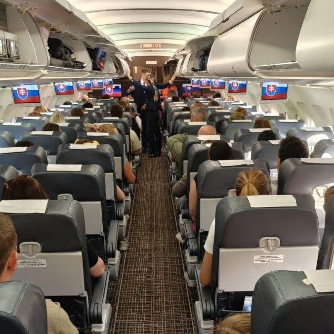 Na ilustračnej snímke slovenský vládny špeciál.