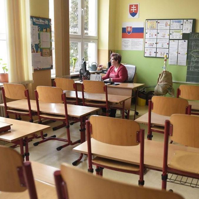 Na ilustračnej snímke školská trieda.
