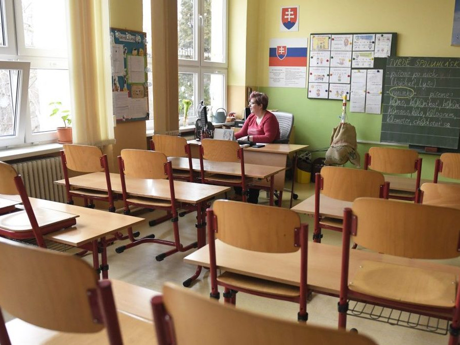 Na ilustračnej snímke školská trieda.