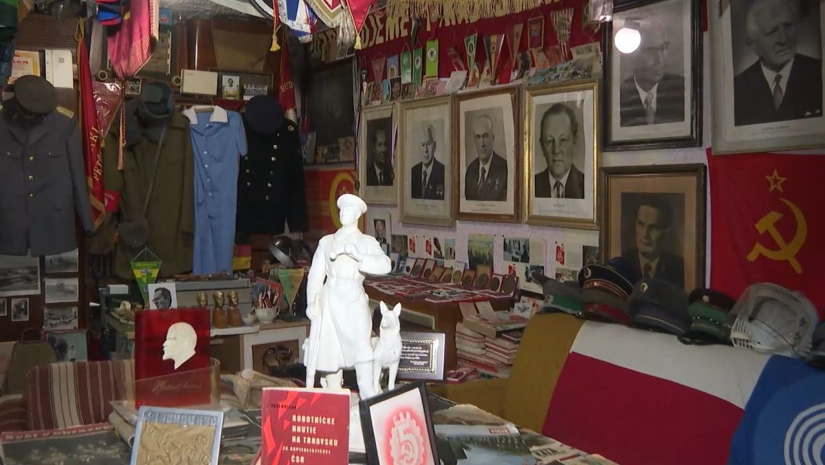 Filip s priateľmi vd&yacute;chli veciam z b&yacute;valej ČSSR nov&eacute; poslanie. Založili origin&aacute;lne m&uacute;zeum, ktor&eacute; ľud&iacute; vracia sp&auml;ť v čase