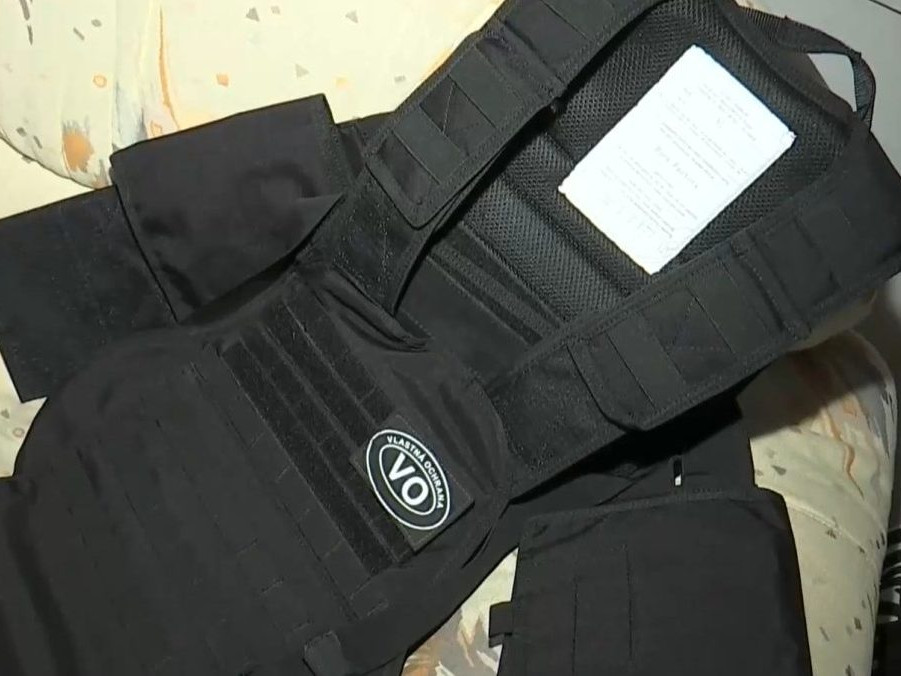 Na snímke bezpečnostná vesta.