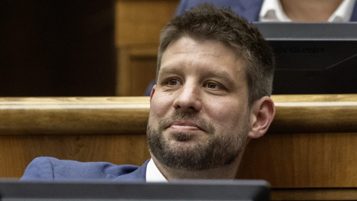 Prieskum Ipsos: Smer aj Hlas sa prepadli na nov&eacute; minim&aacute;. Opozičn&yacute; blok posilnil, no st&aacute;le by potreboval Matoviča