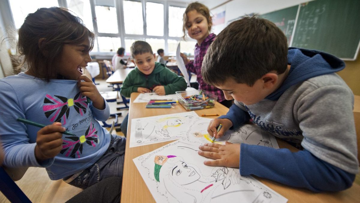 Rodičia z&aacute;&scaron;kol&aacute;kov pr&iacute;du o pr&iacute;davok na dieťa. Rezorty pr&aacute;ce a &scaron;kolstva pripravuj&uacute; novelu z&aacute;kona, opoz&iacute;cii sa nepozd&aacute;va