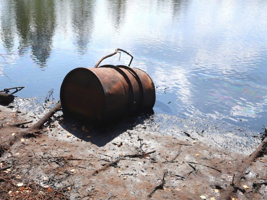 Gudrónová jama v Predajnej.