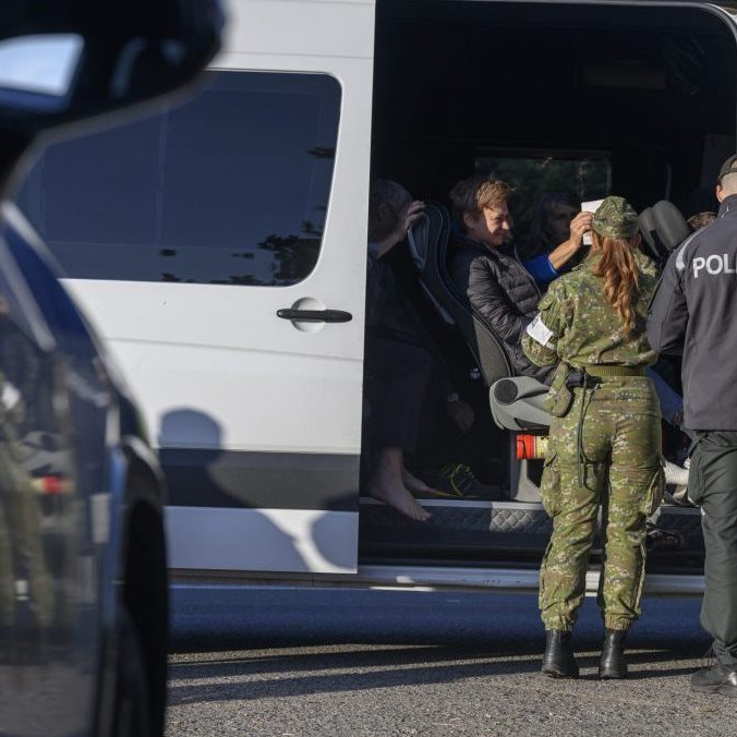 Náhodná kontrola na hraničnom priechode Bratislava-Rajka.