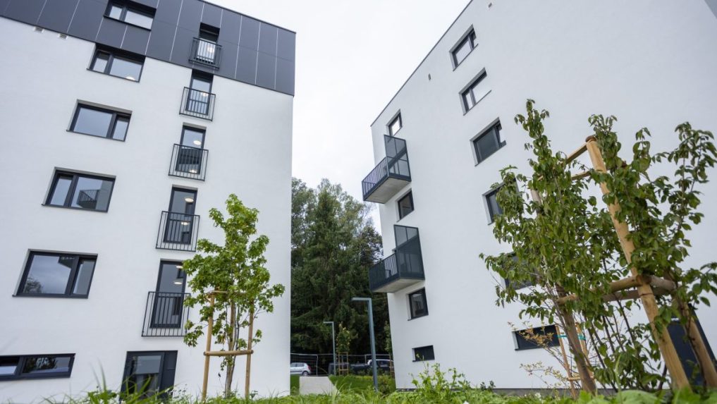 Na ilustračnej snímke byty.