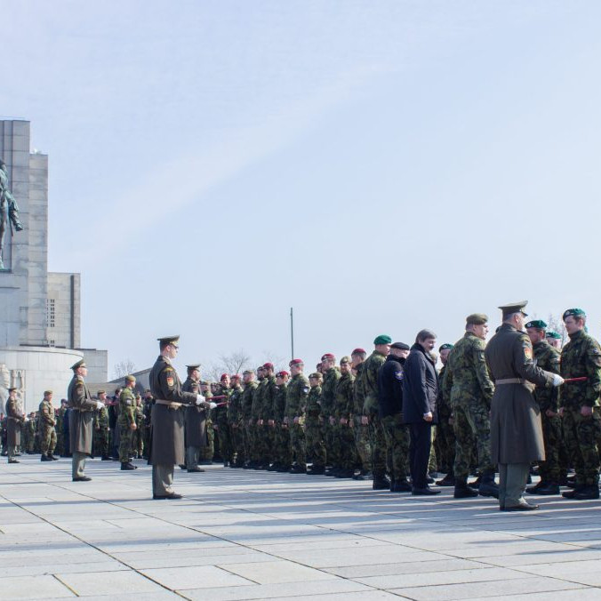 Na snímke českí vojaci.