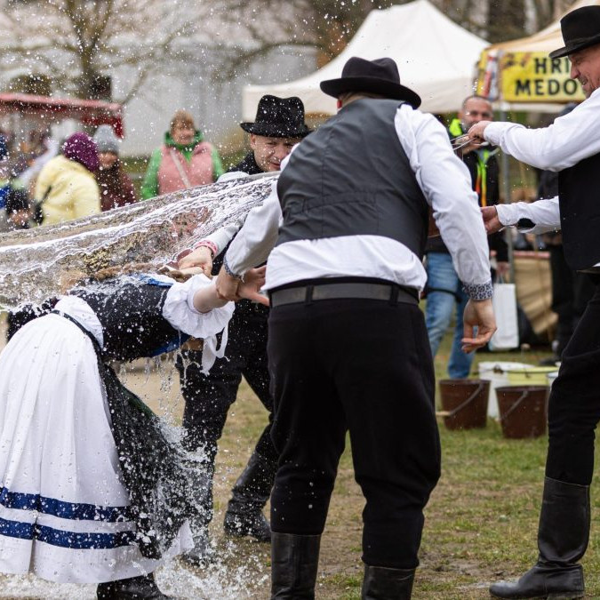 šibačka a oblievačka