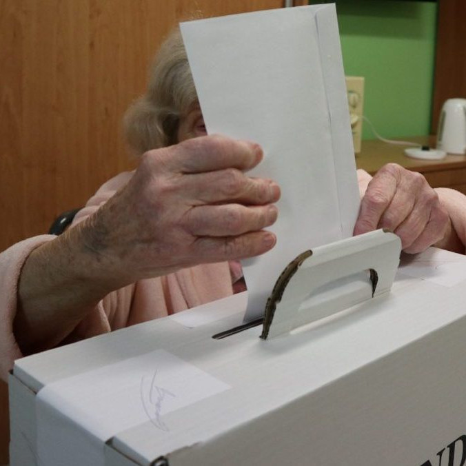 Urna a hlasovanie v referende