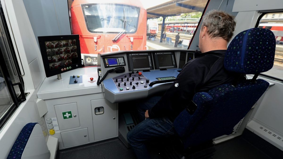 Minister dopravy od zavedenia telov&yacute;ch kamier neust&uacute;pi. Ru&scaron;ňovodiči odkazuj&uacute;, že kamery nehod&aacute;m nezabr&aacute;nia