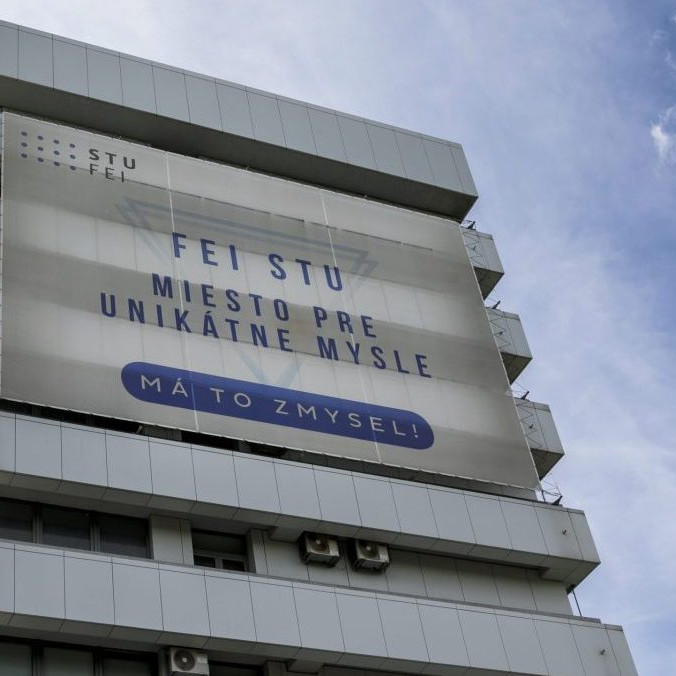 Na snímke budova FEI STU.