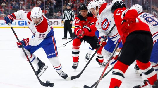 NHL: Pospíšil pri výhre bodoval nad Anaheimom. Súboj Slafkovského a Nemca rozhodli až nájazdy