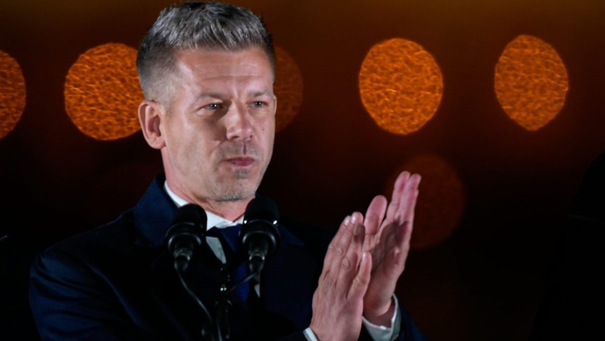 Voľby v Maďarsku vyhrala s veľk&yacute;m n&aacute;skokom opozičn&aacute; strana Tisza. Po 16 rokoch tak konč&iacute; &eacute;ra vl&aacute;dy Fideszu