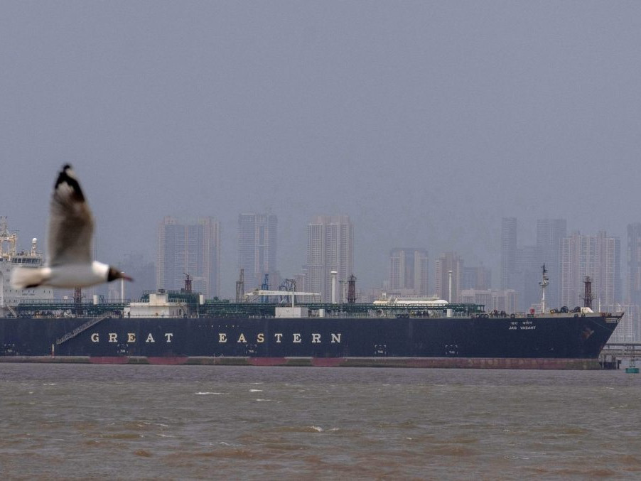 Rýchle otvorenie Hormuzu je v nedohľadne, viaceré krajiny sa pripravujú na krízové scenáre