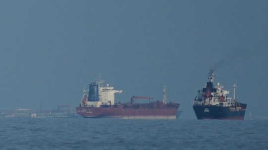 tankery v Hormuzskom prielive