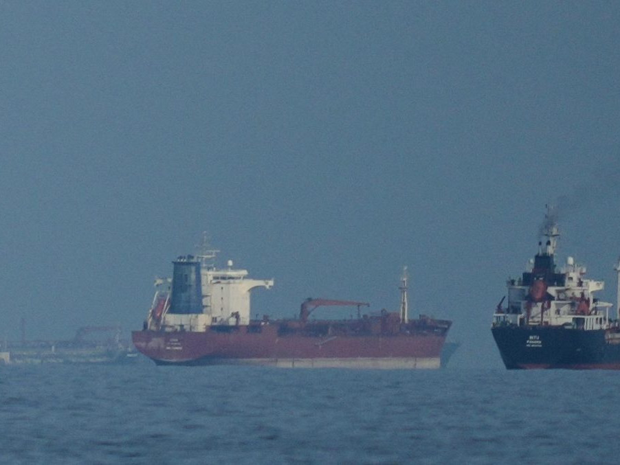 tankery v Hormuzskom prielive