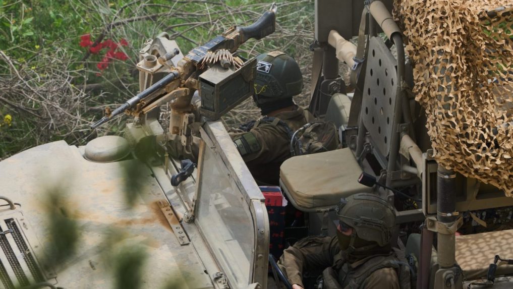 Izraelskí vojaci smerujú do južného Libanonu.