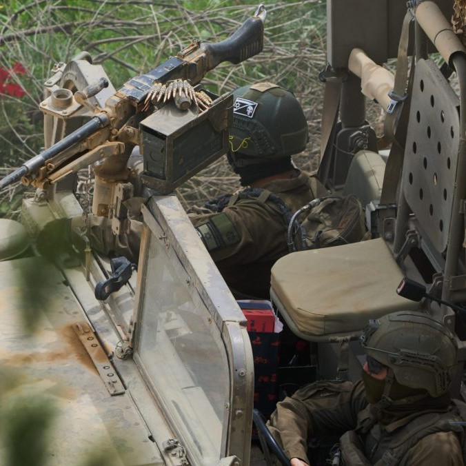 Izraelskí vojaci smerujú do južného Libanonu.