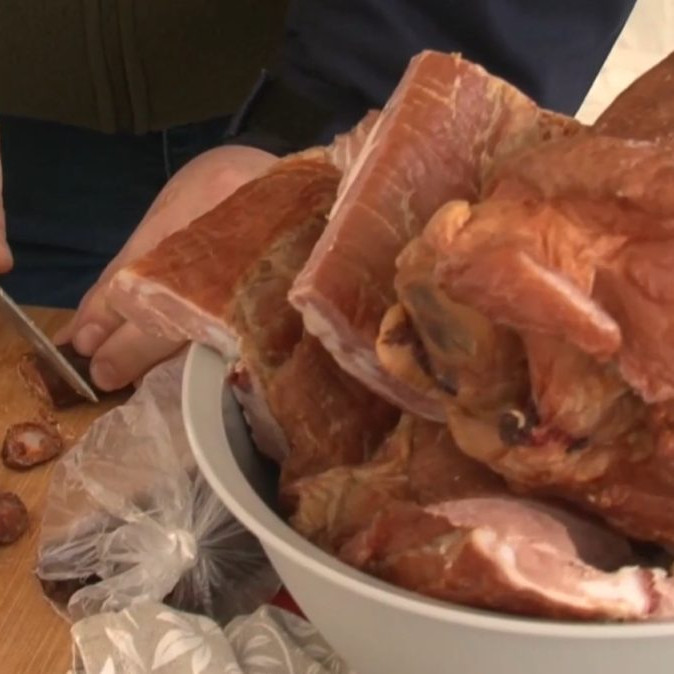 udená šunka a klobása