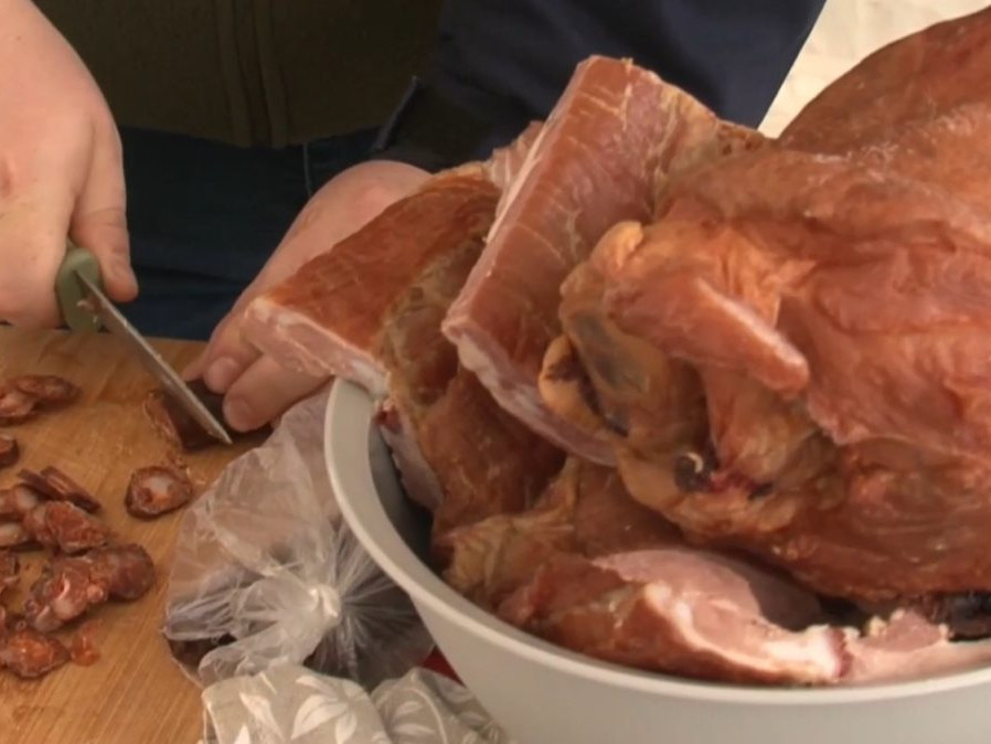 udená šunka a klobása